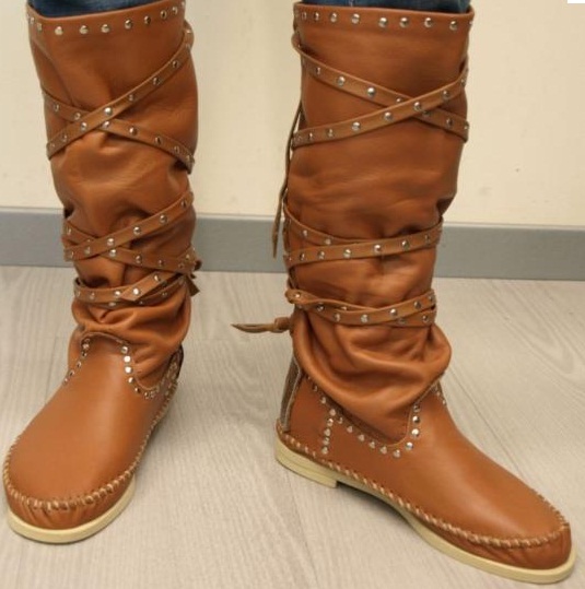 boots.jpg (74827 byte)